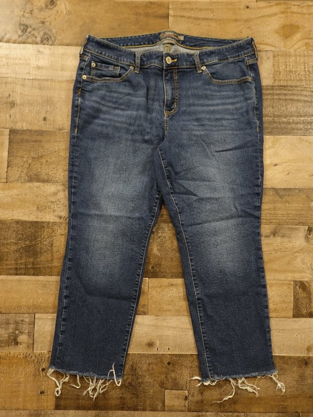 Torrid Crop Boyfriend Jeans Women’s‎ 16 Blue Distressed Raw Hem Denim
